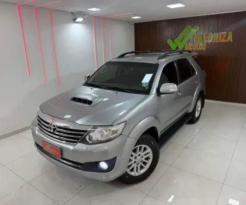 TOYOTA HILUX SW4 SRV D4-D 4x4 3.0 TDI Dies. Aut