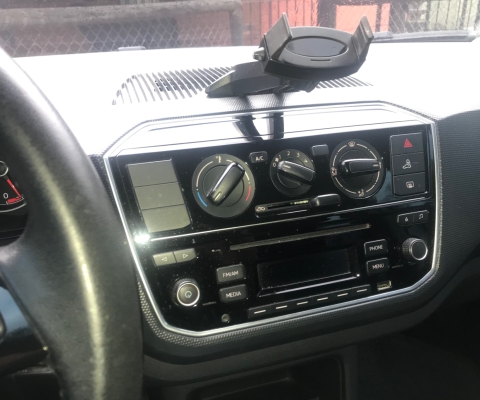 VOLKSWAGEN UP à venda.