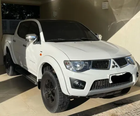 MITSUBISHI L200 à venda.