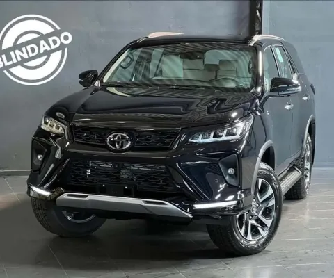 Toyota Hilux sw4 2025 2.8 d-4d turbo diesel diamond 7l 4x4 automático