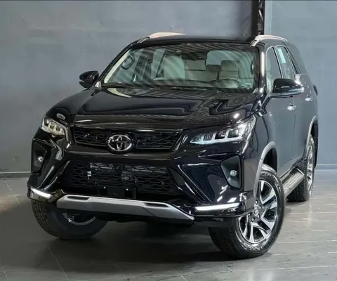 Toyota Hilux sw4 2025 2.8 d-4d turbo diesel diamond 7l 4x4 automático