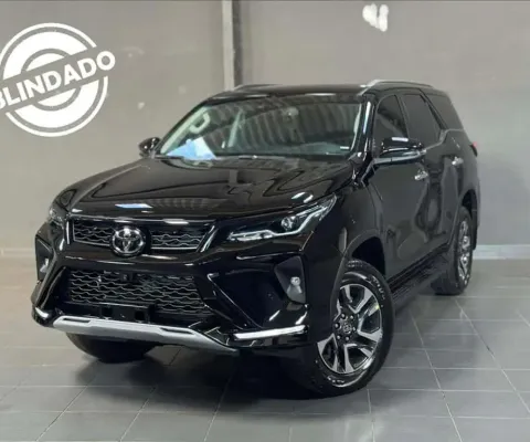 Toyota Hilux sw4 2025 2.8 d-4d turbo diesel srx platinum 7l 4x4 automático