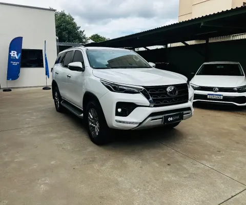 Sw4 Srx 2.8 7 lugares diesel 2024