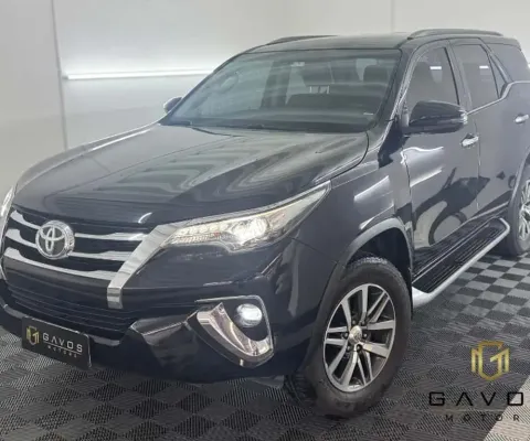 Toyota HILUX SW4 2.8 SRX 4X4 16V TURBO INTERCOOLER DIESEL 4P AUTOMÁTICO