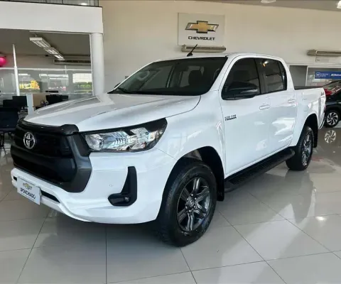 TOYOTA HILUX 2.8 D-4D TURBO DIESEL CD SR 4X4 AUTOMÁTICO