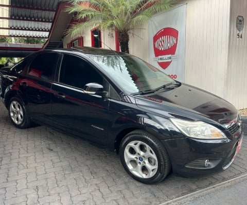 FORD/FOCUS SEDAN TITANIUM 2.0