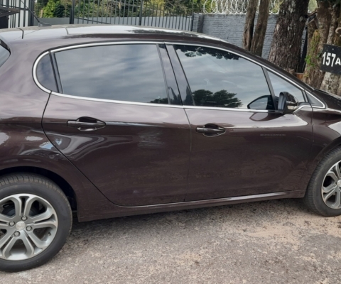 PEUGEOT 208 à venda.