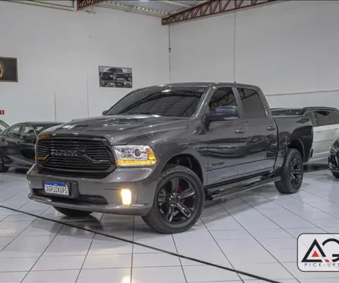 RAM CLASSIC 5.7 V8 Laramie Night Edition CD 4X4 - 2022/2022