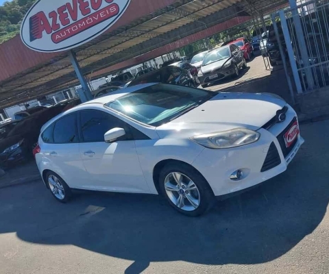 Ford Focus 2.0 16V/SE/SE Plus Flex 5p Aut.  - Branca - 2014/2015