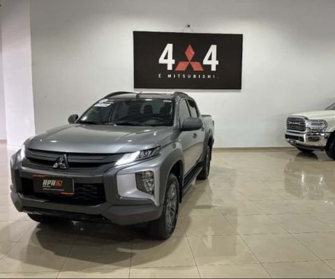 Mitsubishi L200 TRITON 2.4 16V TURBO DIESEL OUTDOOR GLS CD 4X4 AUTOMÁTICO