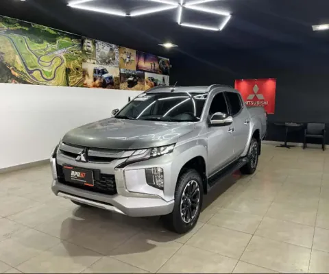 Mitsubishi TRITON 2.4 BITURBO DIESEL CD HPE 4X4 AUTOMÁTICO