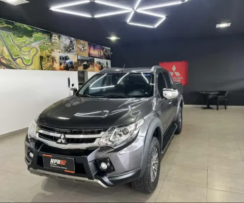 Mitsubishi L200 TRITON 2.4 16V TURBO DIESEL OUTDOOR HPE-S CD 4X4 AUTOMÁTICO