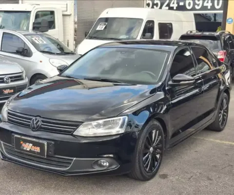 VOLKSWAGEN JETTA 2.0 TSI Highline 200cv - 2011/2012