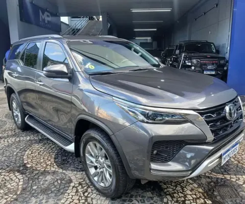 Toyota Hilux sw4 2024 2.8 d-4d turbo diesel srx 7l 4x4 automático