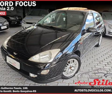 Ford Focus Ghia 2.0 Câmbio Manual.