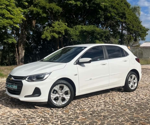 Chevrolet Onix HATCH PREM. 1.0 12V TB Flex 5p Aut.  - Branca - 2021/2022