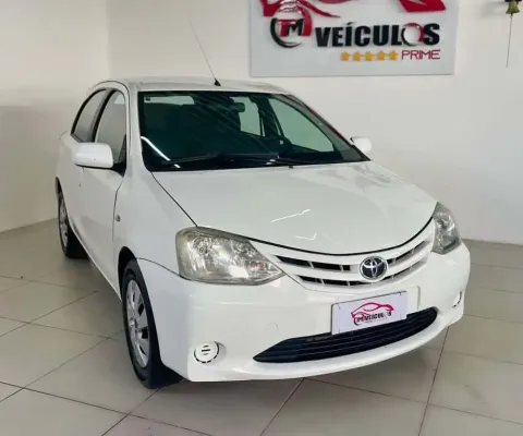TOYOTA ETIOS HB XS 2013