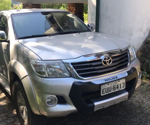 TOYOTA HILUX à venda.