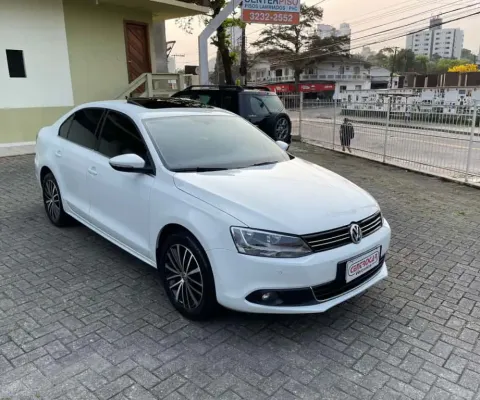 Volkswagen JETTA Highline 2.0 TSI 16V 4p Tiptronic