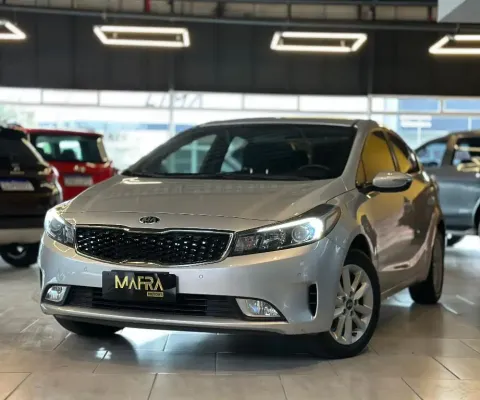 Kia Cerato SX4 Impecável