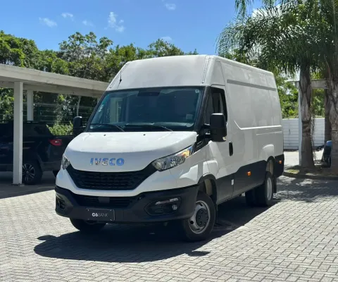 Iveco Daily 16m 2022 - Segundo dono, km baixa com vistoria cautelar aprovada