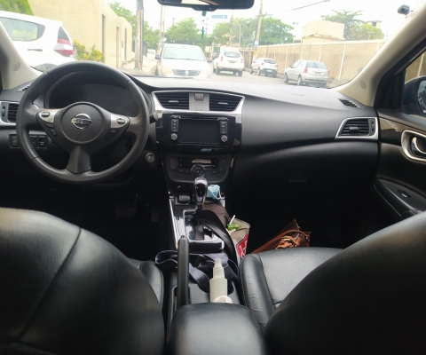 NISSAN SENTRA à venda.