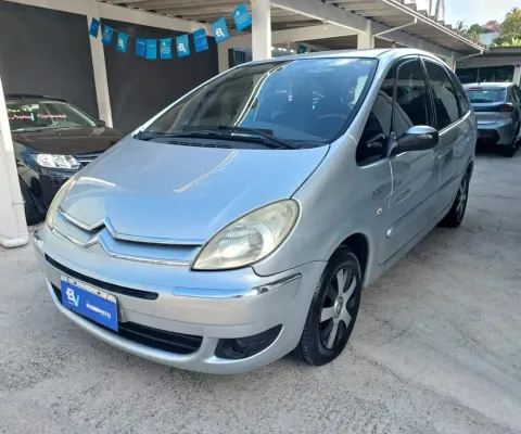 Picasso Exclusive 1.6 2012, veículo de baixo custo, com diversos opcionais e super espaçoso. 