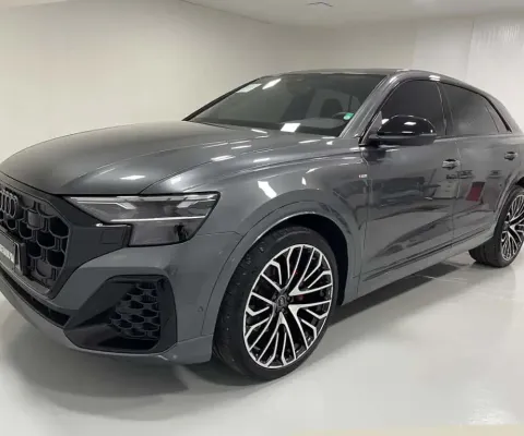 AUDI Q8 Perf.Black 3.0 TFSI Quat. S-tr/(Híb.)