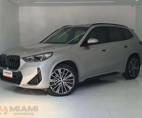 BMW X1 sDrive20i M Sport 2.0 - Prata - 2024/2025