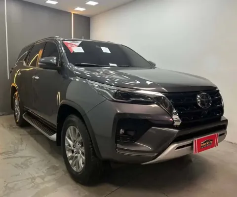 Toyota Hilux sw4 2024 2.8 d-4d turbo diesel diamond 7l 4x4 automático