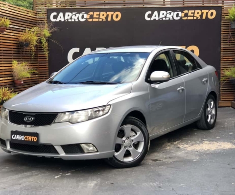 Kia Motors Cerato 1.6  Mec. 2011 ótimo Espaço e Segurança