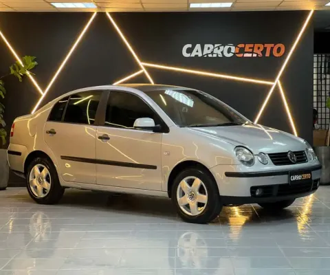 VW - VolksWagen Polo Sedan 1.6  2005   100% FINANCIADO