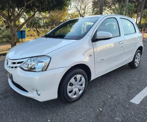 Etios hatch x 1.3 flex 4p 2015 completo 