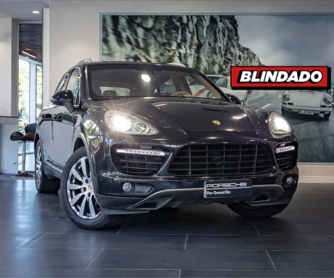 PORSCHE CAYENNE 4.8 4X4 V8 32V TURBO 4P