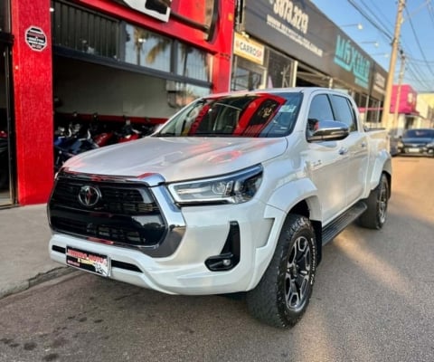 Toyota HILUX 2.8 D-4D TURBO DIESEL CD SRX 4X4 AUTOMÁTICO