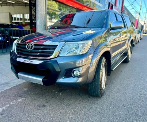 Toyota HILUX 2.7 SR 4X2 CD 16V FLEX 4P AUTOMÁTICO