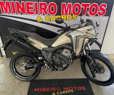 Honda Sahara 300 Adventure ABS