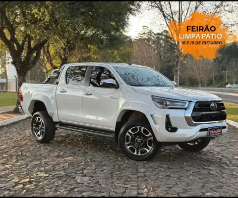 TOYOTA HILUX CD SRX Plus 4x4 2.8 TDI Die. Aut.