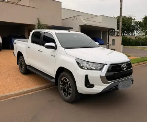 Toyota Hilux SRV 2.8T 4x4 Diesel 2023 Automática 16.700km Completa
