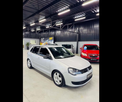 Volkswagen Polo 1.6 Mi/S.Ouro 1.6 Mi Tot.Flex 8V 5p  - Prata - 2012/2013
