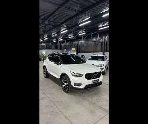 Volvo XC40 T-5 R-DESIGN 2.0 252cv AWD  - Branca - 2018/2019