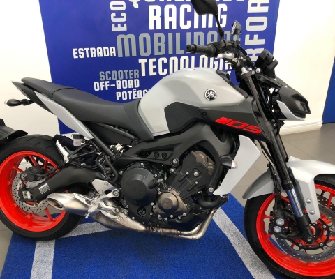 YAMAHA MT-09 à venda.