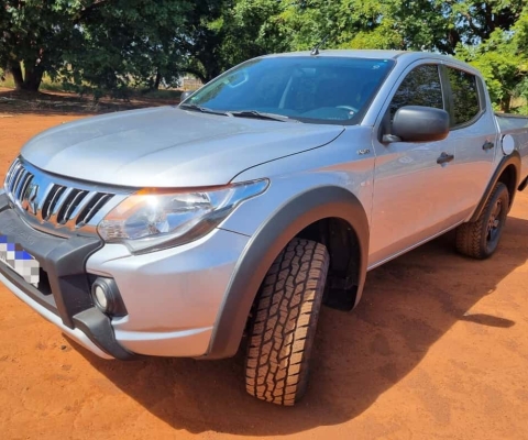 Mitsubishi L200 Tri. Outdo. GLS 2.4 CD 4x4 Die. Aut
