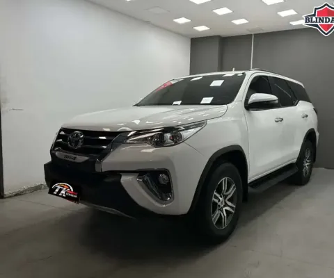 Toyota Hilux sw4 2018 2.7 srv 7 lugares 4x2 16v flex 4p automático