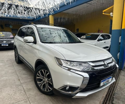 TETO SOLAR// MITSUBISHI OUTLANDER 2.0 – SOFISTICAÇÃO, CONFORTO E DESEMPENHO! 