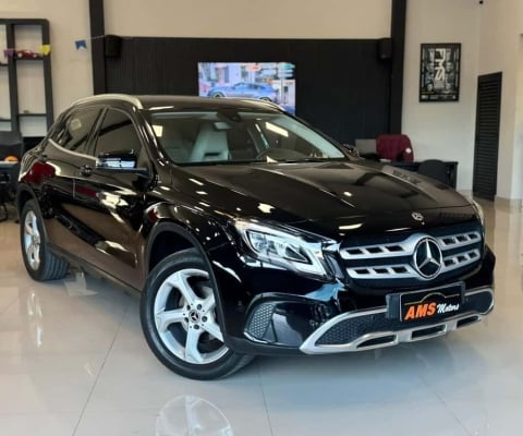 MERCEDES-BENZ GLA200 2019