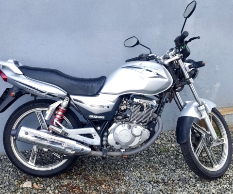 SUZUKI GSR à venda.