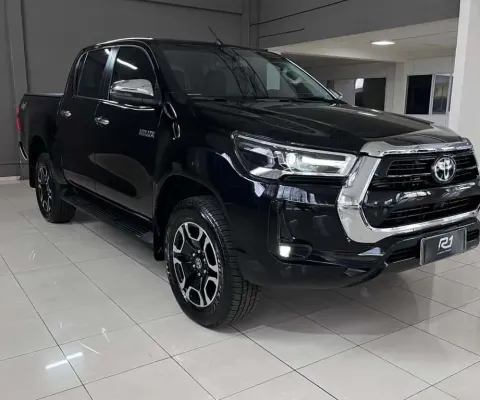 TOYOTA HILUX CD SRX 4x4 2.8 TDI 16V Diesel Aut.