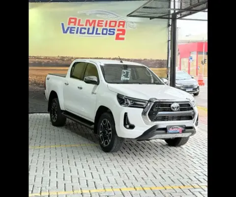 Toyota HILUX 2.8 D-4D TURBO DIESEL CD SRX 4X4 AUTOMÁTICO