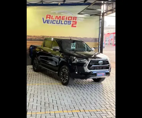 Toyota HILUX 2.8 D-4D TURBO DIESEL CD SRX 4X4 AUTOMÁTICO